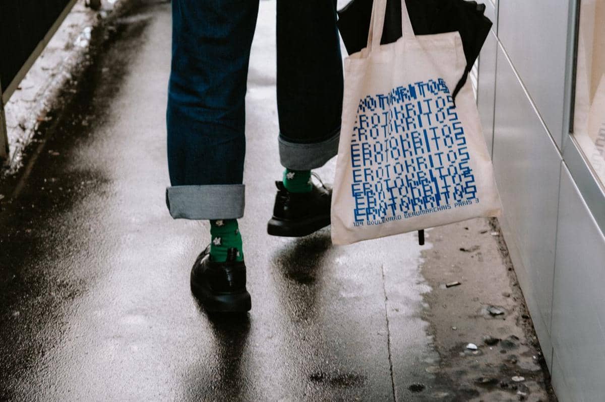 ilustrasi tote bag