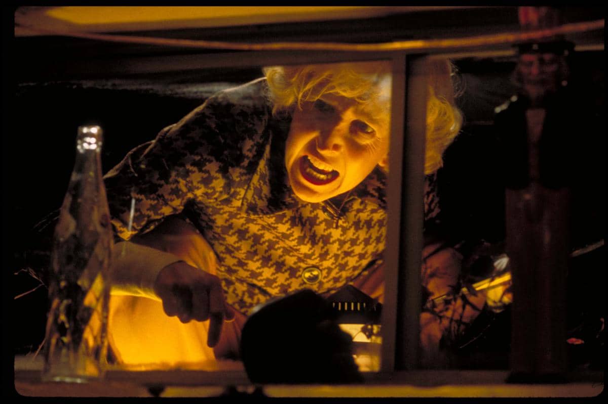 Lin Shaye dalam film Detroit Rock City