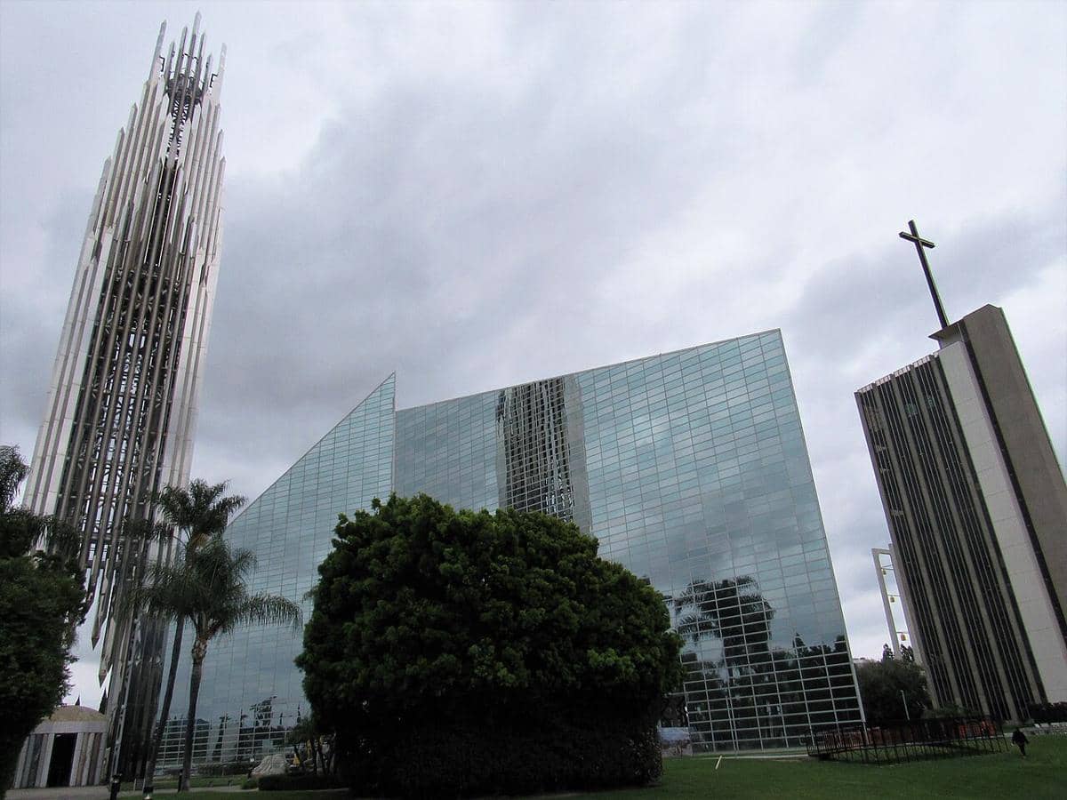 5 Fakta Christ Cathedral, Gereja Berarsitektur Modern di California