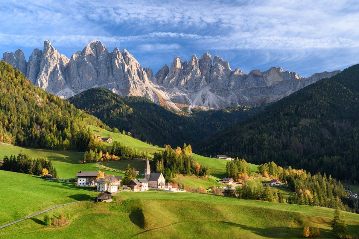 5 Fakta Desa Santa Maddalena, Menyuguhkan Panorama Indah Dolomites