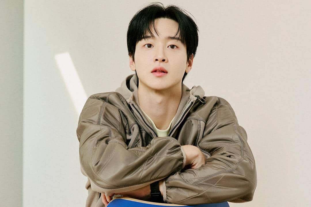 Jang Dong Yoon Lulus dari Universitas Hanyang setelah 15 Tahun