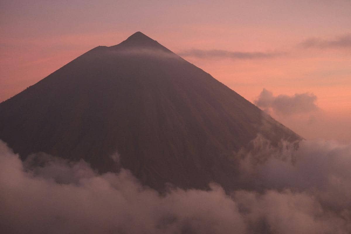 Daftar Gunung di Nusa Tenggara Timur yang Bisa Jadi Destinasi Pendakian
