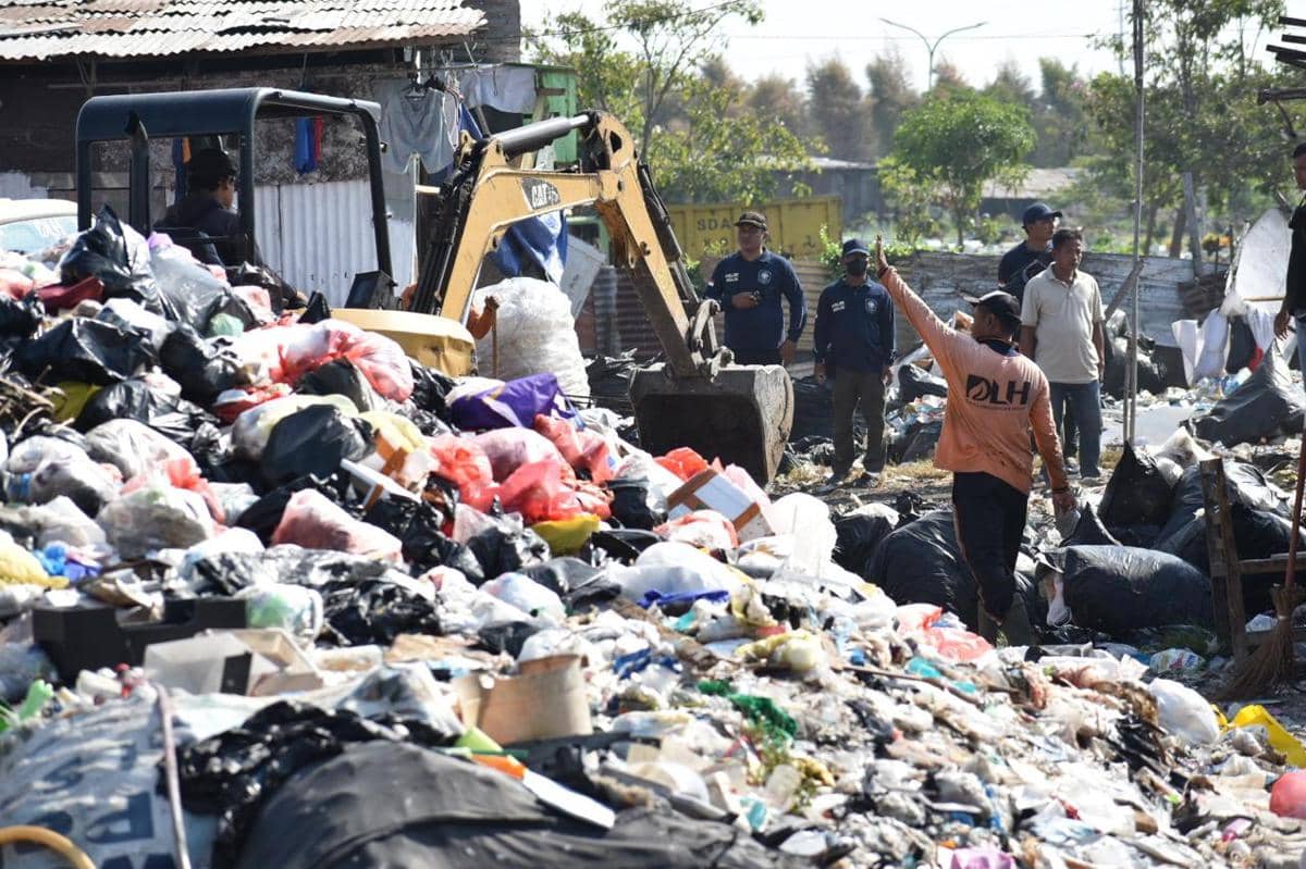 Ancam Pencemaran, 1,2 Ha Tempat Pemilahan Sampah Keputih Ditertibkan
