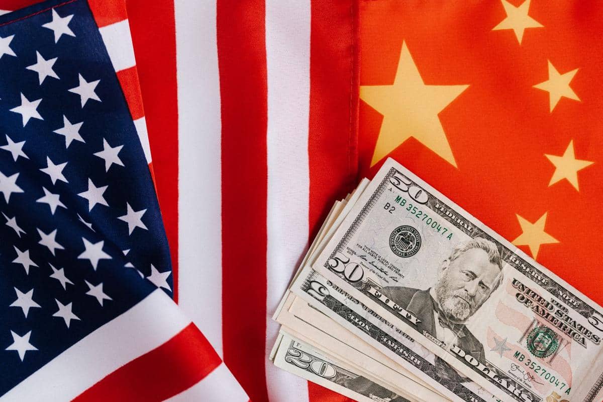 ilustrasi bendera Amerika Serikat dan Tiongkok