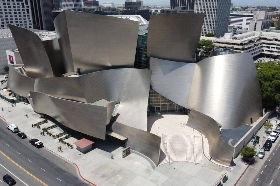 5 Fakta Walt Disney Concert Hall LA, Punya Desain Arsitektur yang Unik