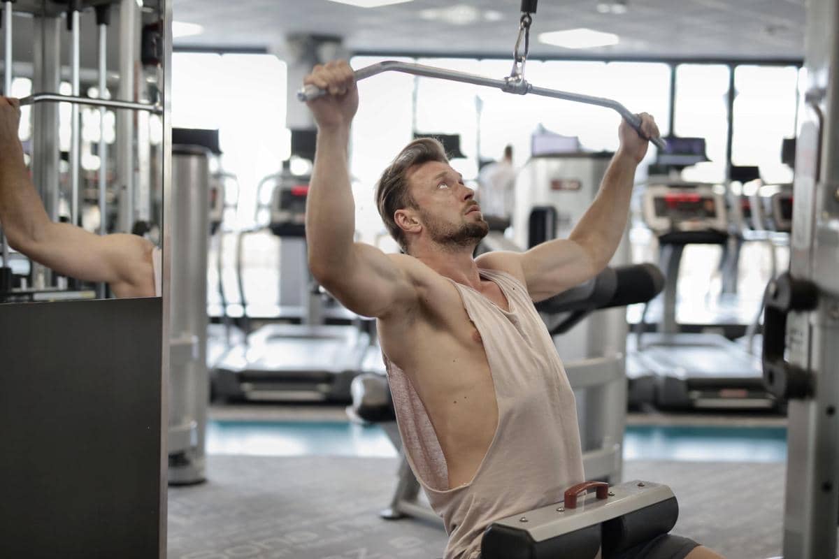 5 Rekomendasi Parfum Pria untuk Gym yang Wanginya Bikin Percaya Diri