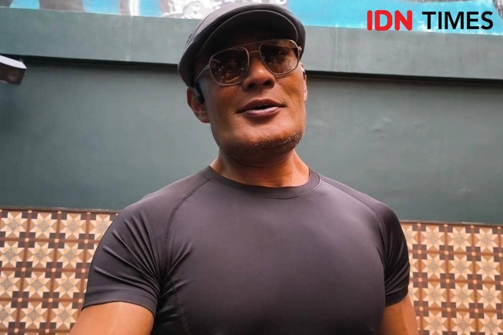 Potret Deddy Corbuzier saat dijumpai usai press conference di Jakarta Selatan, Kamis (20/8/2026) (IDN Times/Juan Dwi)