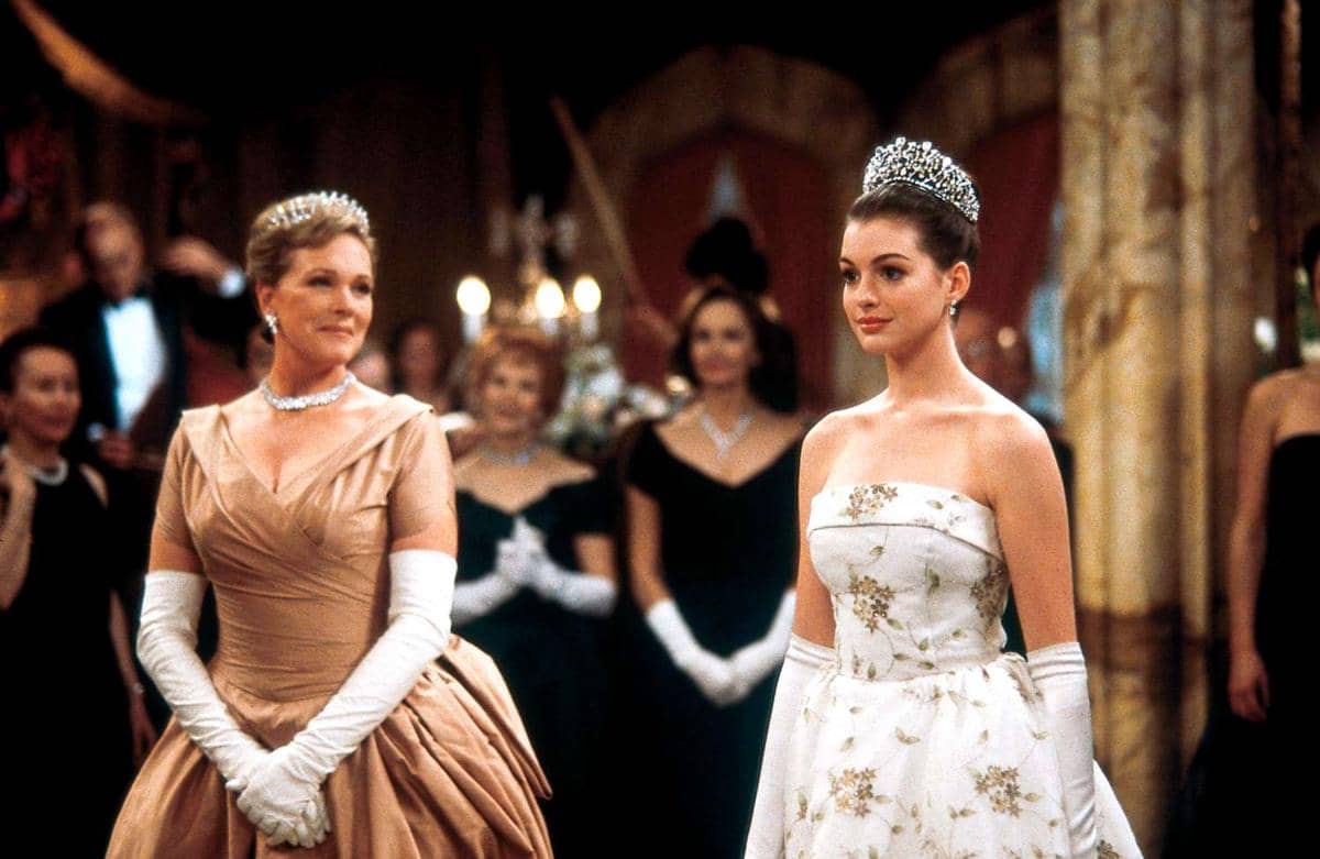 Julie Andrews dan Anne Hathaway dalam The Princess Diaries
