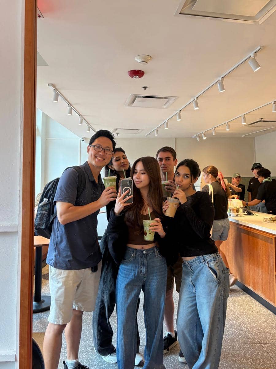 Agatha Chelsea jalan-jalan di sekitar Boston dan Cambridge