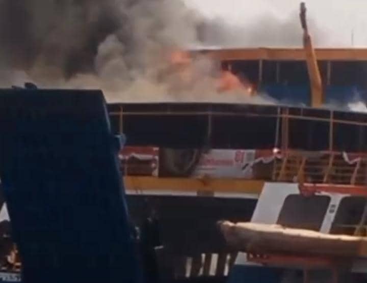 KMP Bontang Express II  Kebakaran di Banyuwangi 