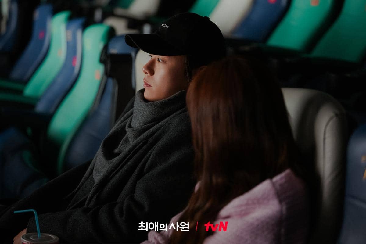 Potongan adegan drama Korea My Bias, My Boss yang dibagikan melalui akun Instagram resmi tvN Drama.