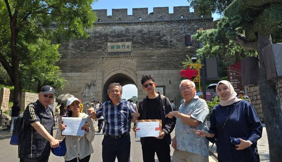 Dari Solo dan Padang, Kisah Ayu dan Daffa Terima Penghargaan di Great Wall