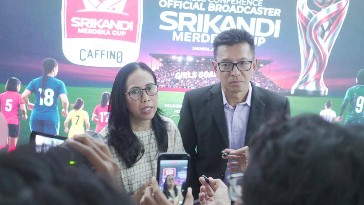 Perwakilan PSSI dan RANS Entertainment menghadiri sesi jumpa pers Srikandi Merdeka Cup di depan media.