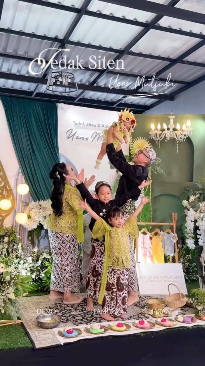tedak siten anak ketiga Ueno Family