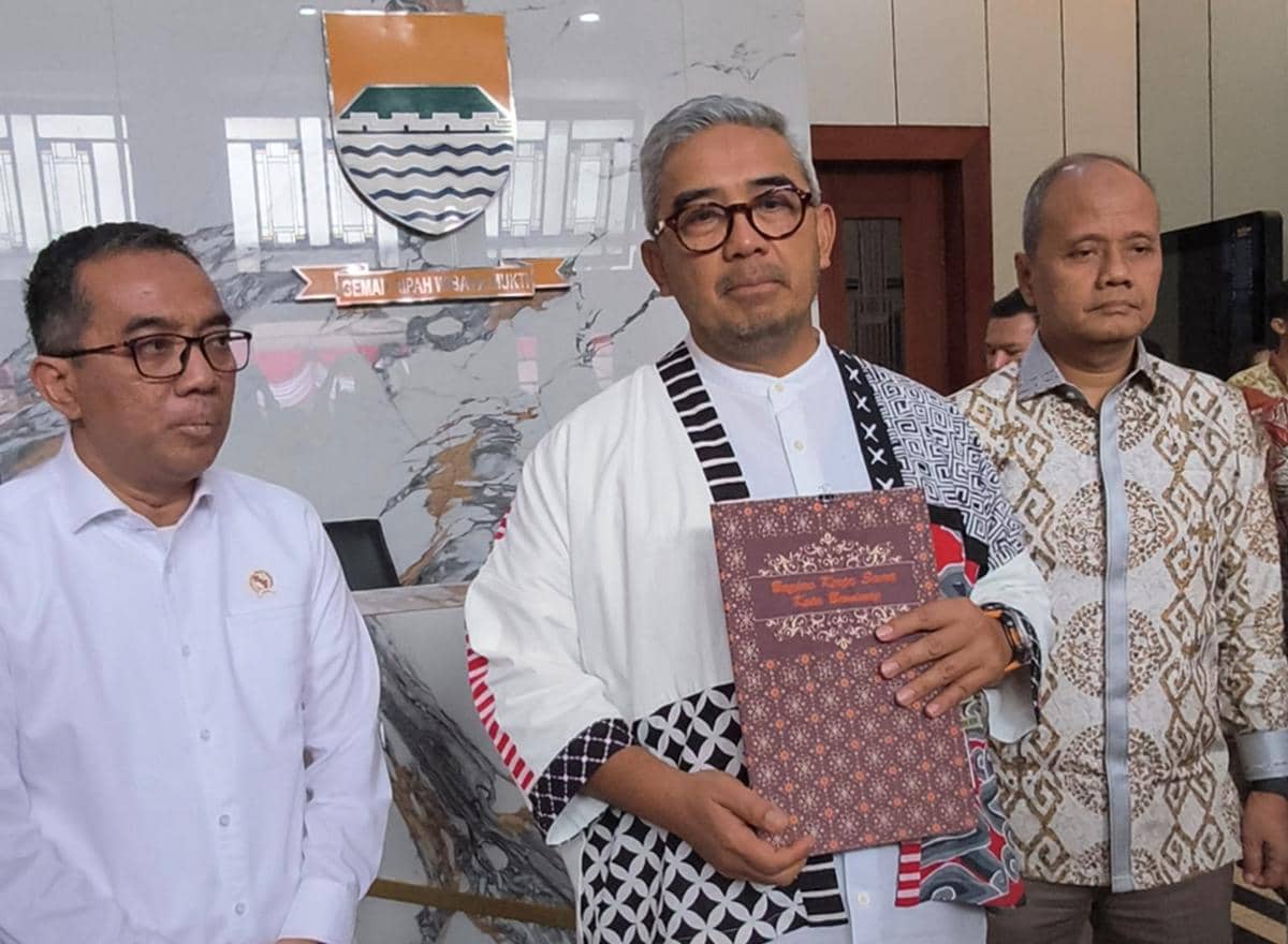 Pemkot Bandung Gandeng Danantara-Kemenristek Olah Sampah Jadi Briket