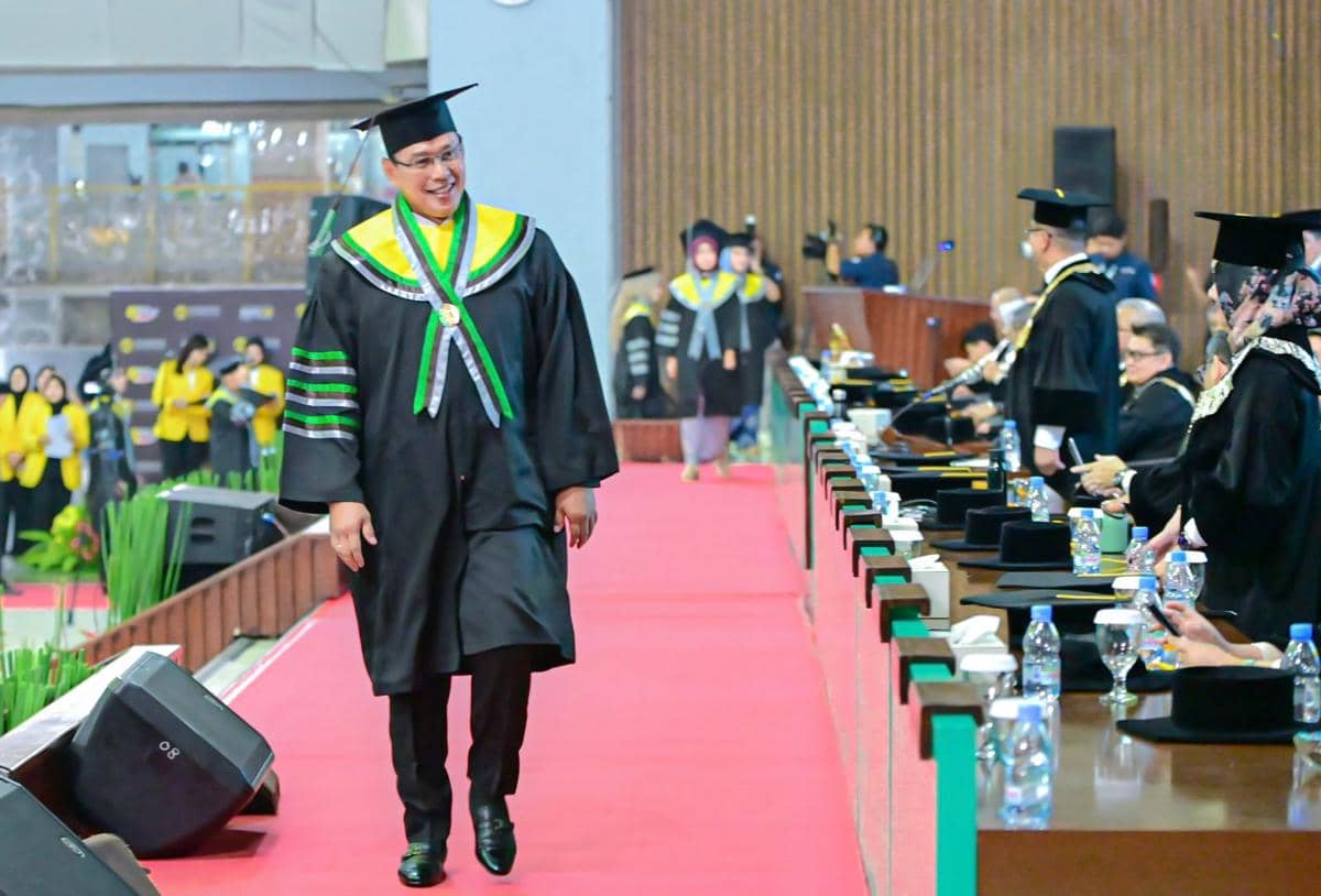 Dirut BULOG Ahmad Rizal Ramdhani Raih Gelar Doktor dari UI
