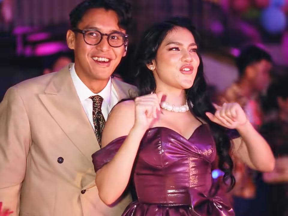 Tamu Artis di ulang tahun Davina Karamoy
