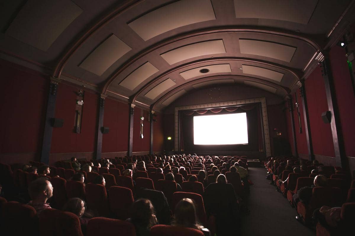 Bioskop Inggris Batasi Kacamata Pintar Meta akibat Isu Pembajakan