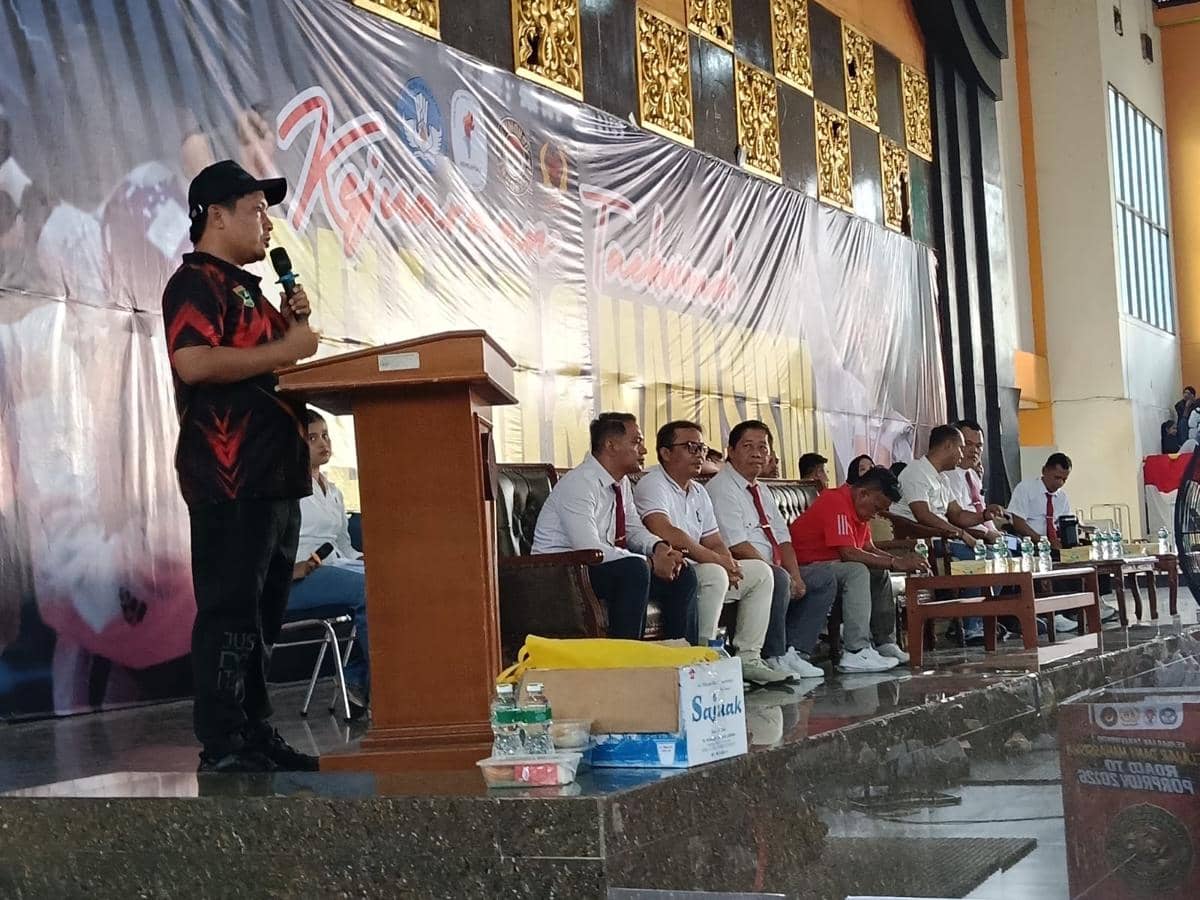 Hamdanus memberikan sambutan saat pembukaan Kejurnas (Foto: Istimewa)
