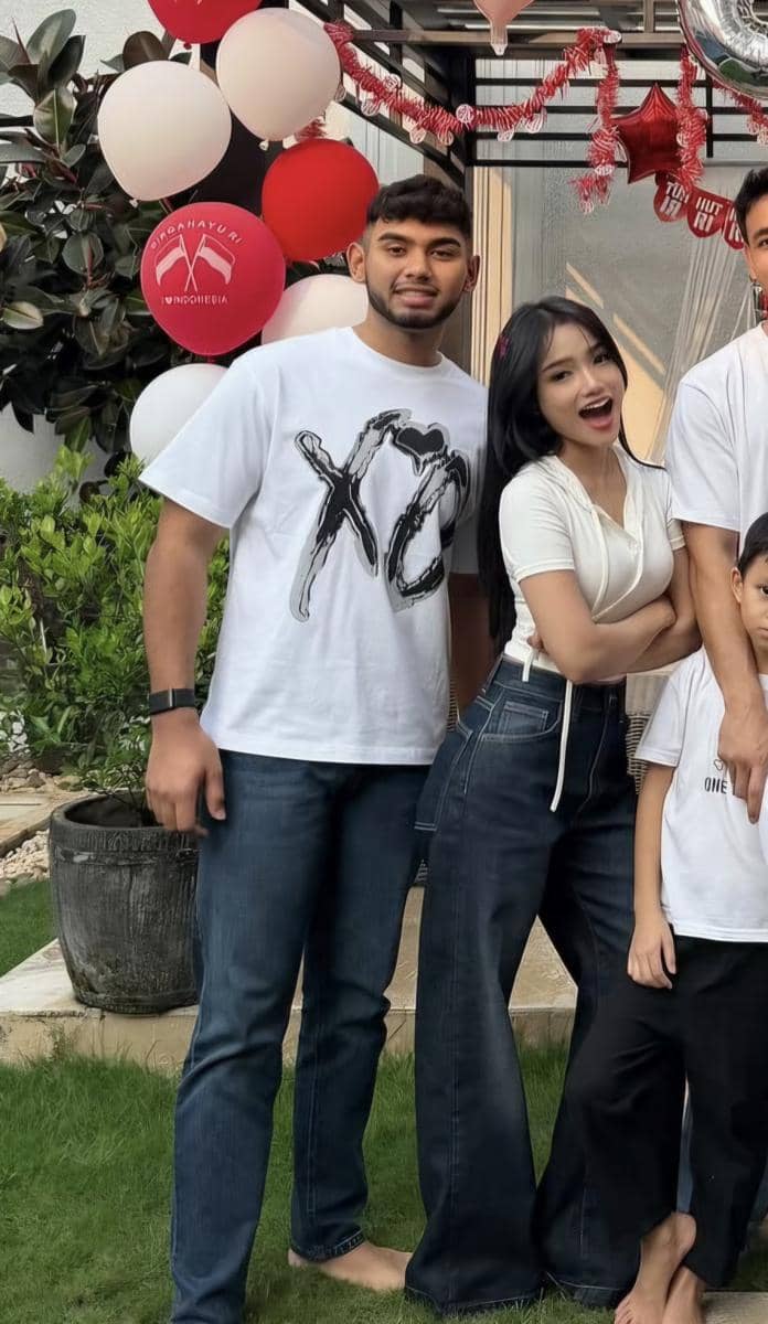 Fuji dan Rakin Khan