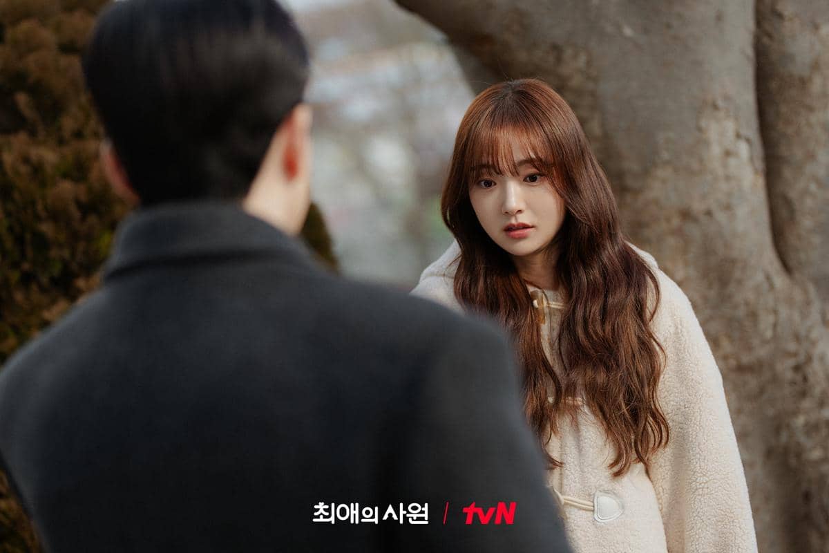 Potongan adegan dari drama My Bias, My Boss yang dibagikan melalui akun Instagram resmi tvN Drama.