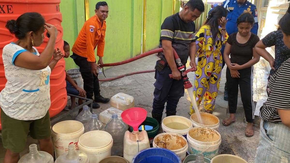 BPBD Makassar Salurkan Air Bersih ke 23 Titik di 5 Kecamatan