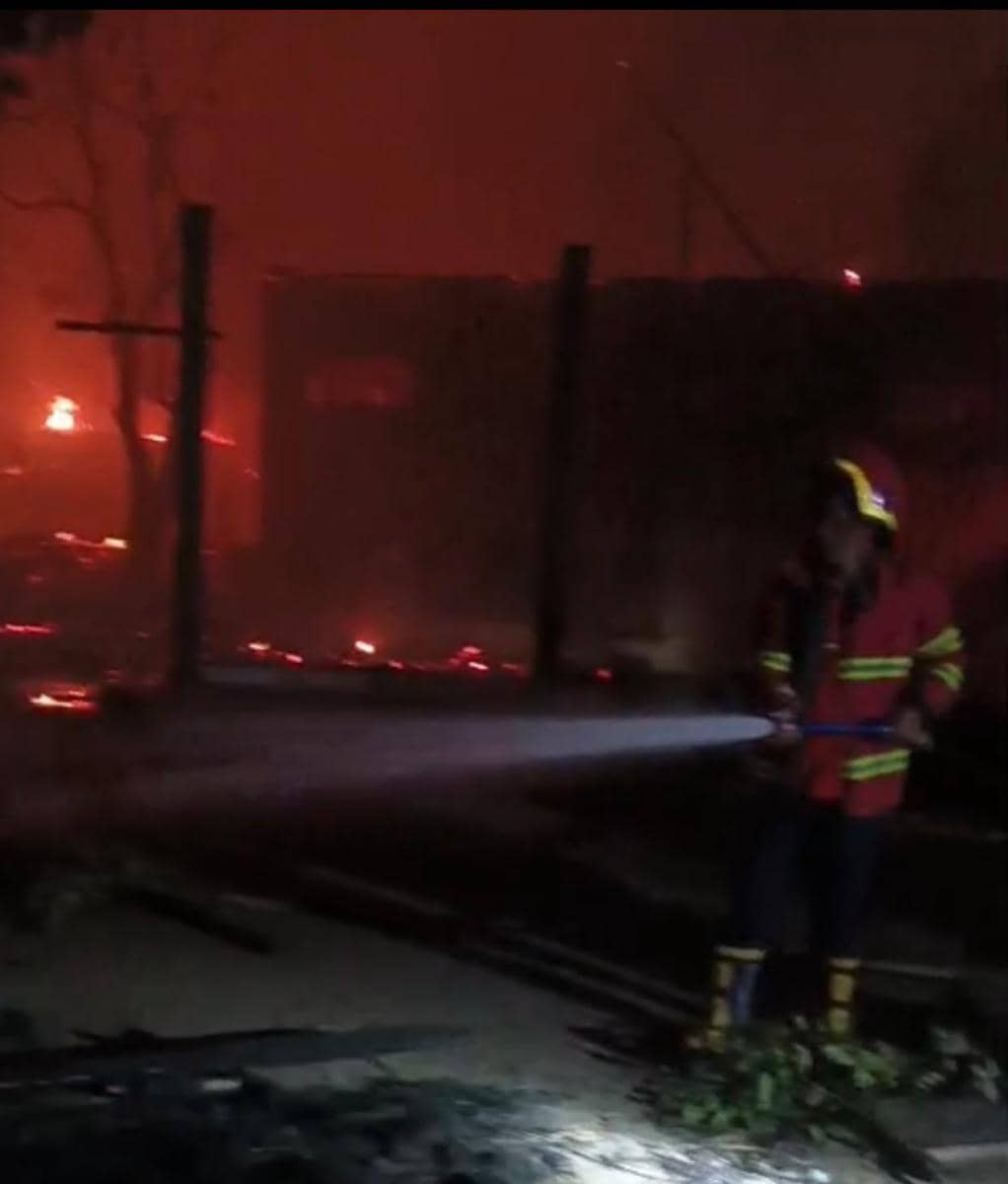 Ratusan Rumah di Desa Adat Sade Ludes Terbakar, Tak Ada Korban Jiwa