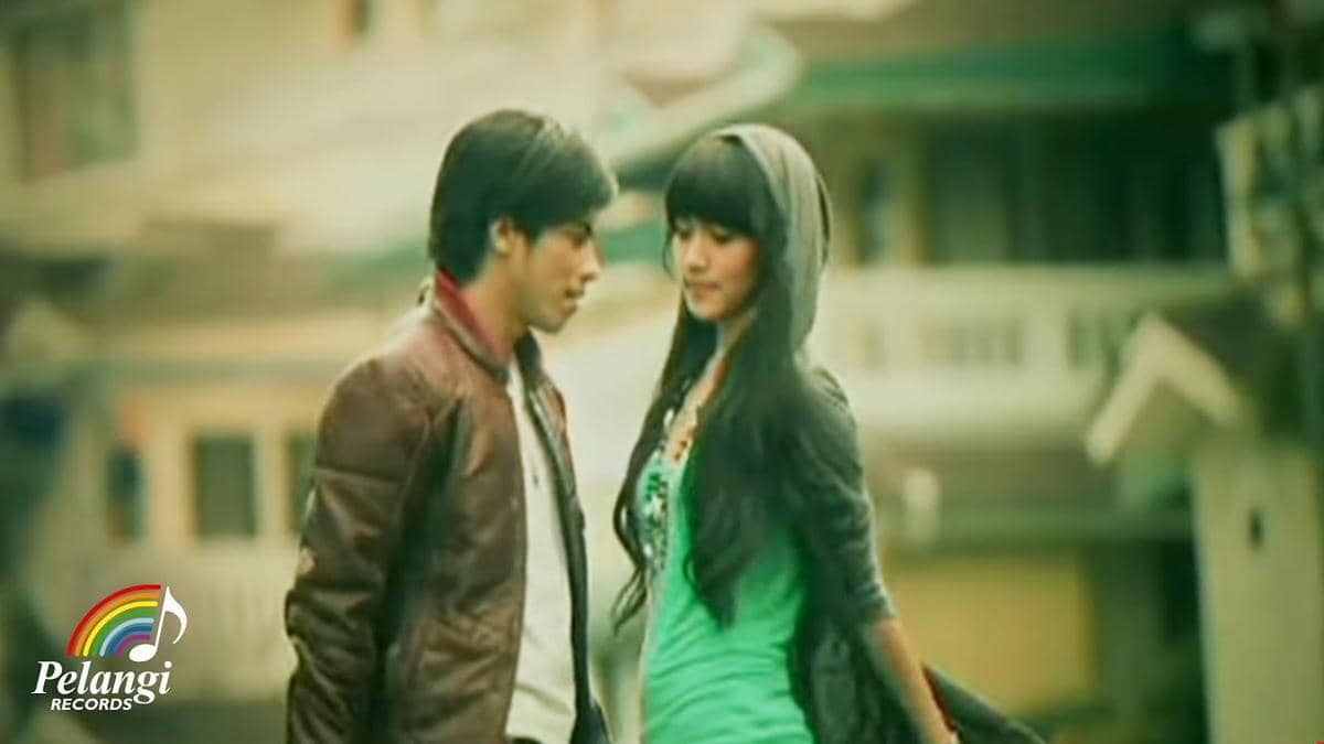 cuplikan video klip "Jambu (Janjimu Busuk)"