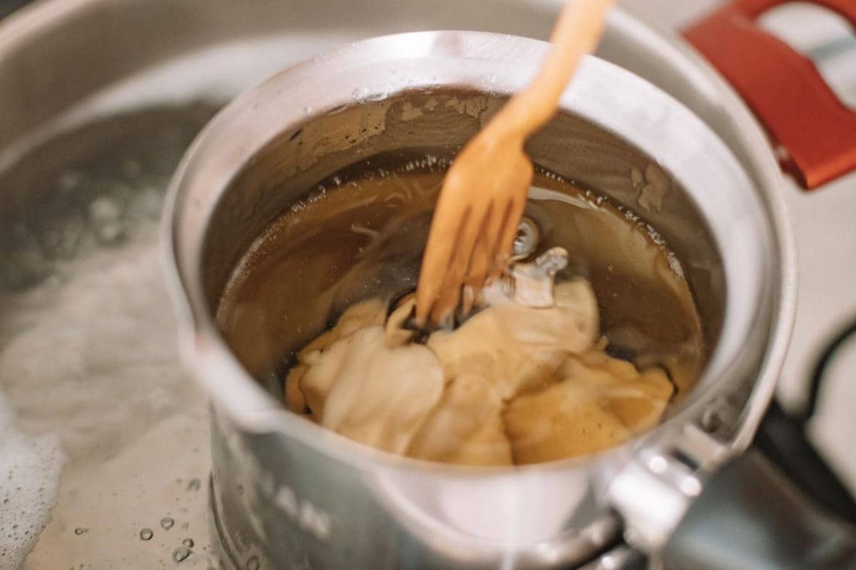ilustrasi teknik double boiler
