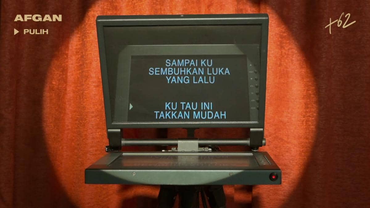 cuplikan video lirik "Pulih"