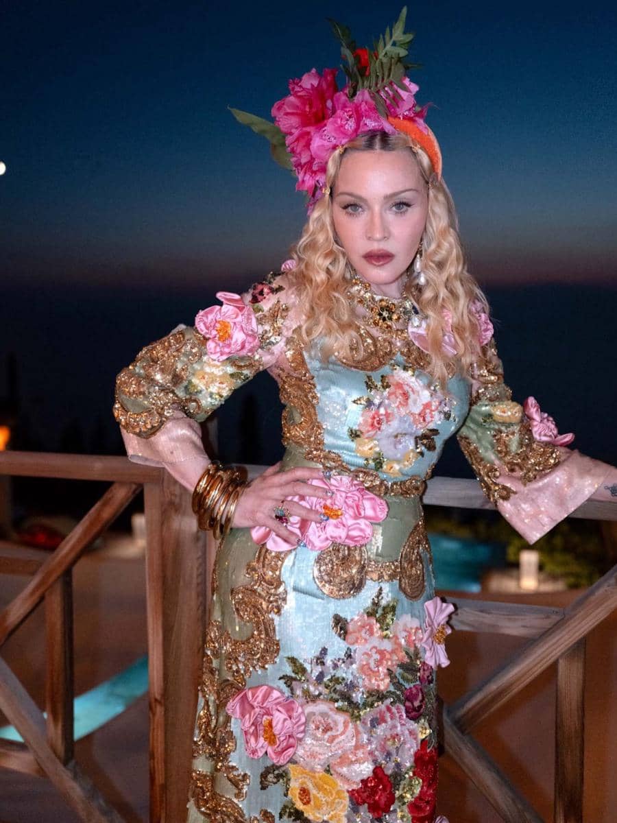 Madonna membagikan gaya perayaan ulang tahunnya melalui unggahan Instagram dengan nuansa pesta pribadi.