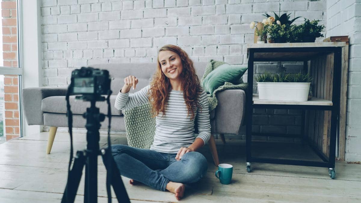 Kenapa Orang Lebih Percaya Anjuran Influencer daripada Iklan?
