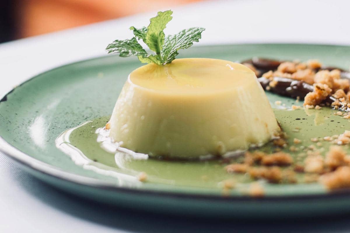 Resep Panna Cotta Matcha Pistachio yang Gurih dan Creamy Rasanya