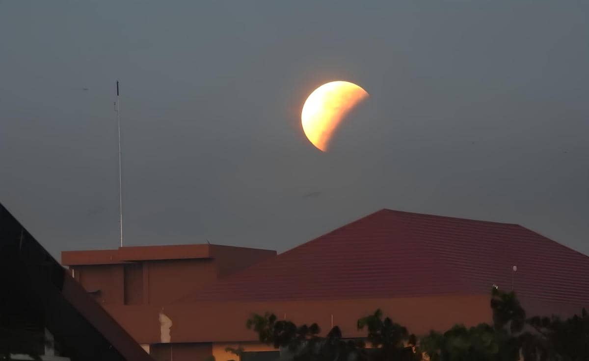 7 Fakta Gerhana Bulan Parsial Agustus 2026, Indonesia Tak Kebagian