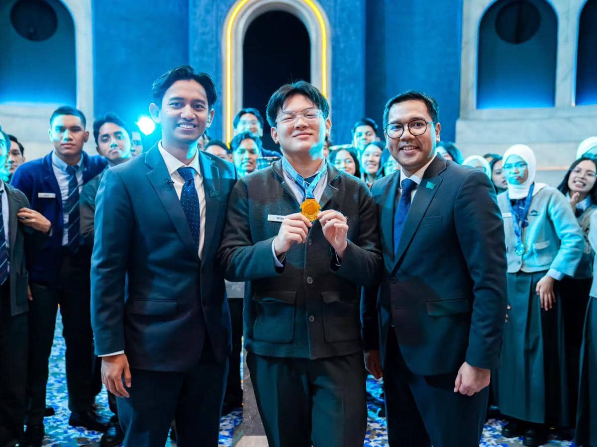 Rexx merayakan kemenangan sebagai juara Grand Final Clash of Champions Season 3 dalam unggahan Instagram Iman Usman.