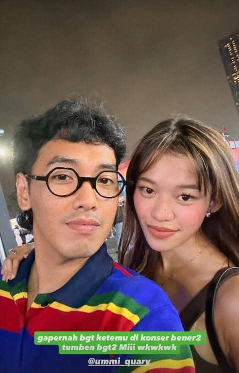 Potret seorang artis yang menyaksikan penampilan dari area penonton pada hari pertama LaLaLa Fest 2026.