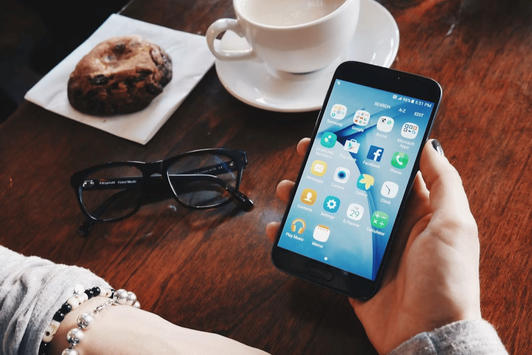 ilustrasi HP 4G
