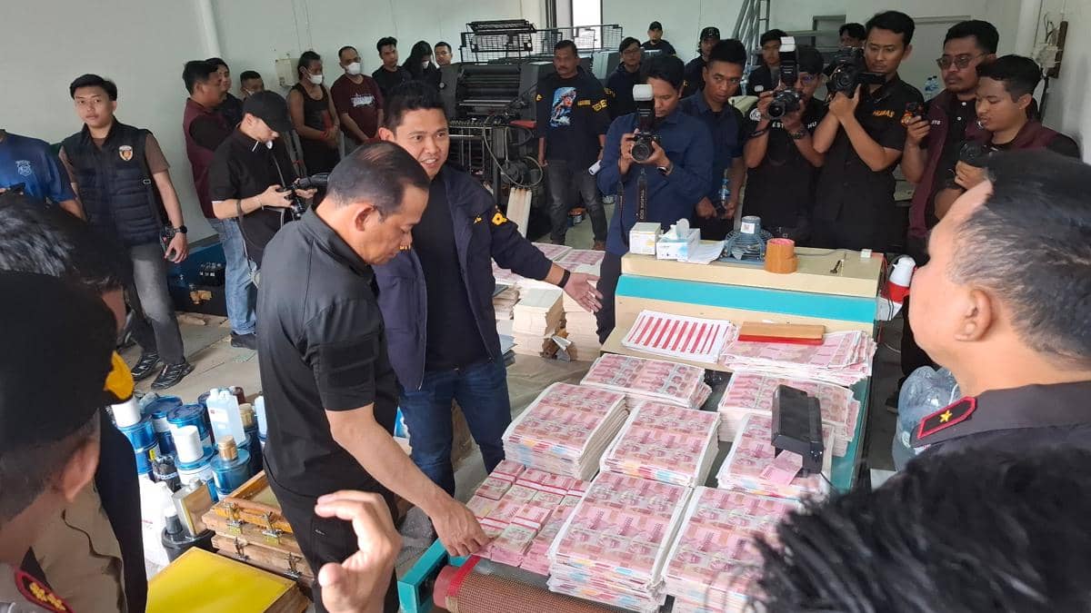 Polda Metro Gagalkan Produksi Uang Palsu Rp36 Miliar di Tangsel