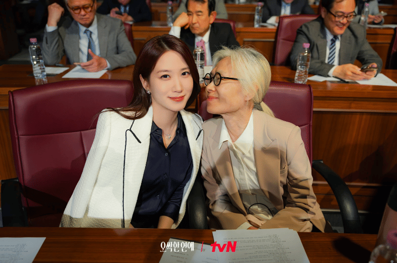 Park Eun Bin dan Ye Soo Jung di drama Spooky in Love