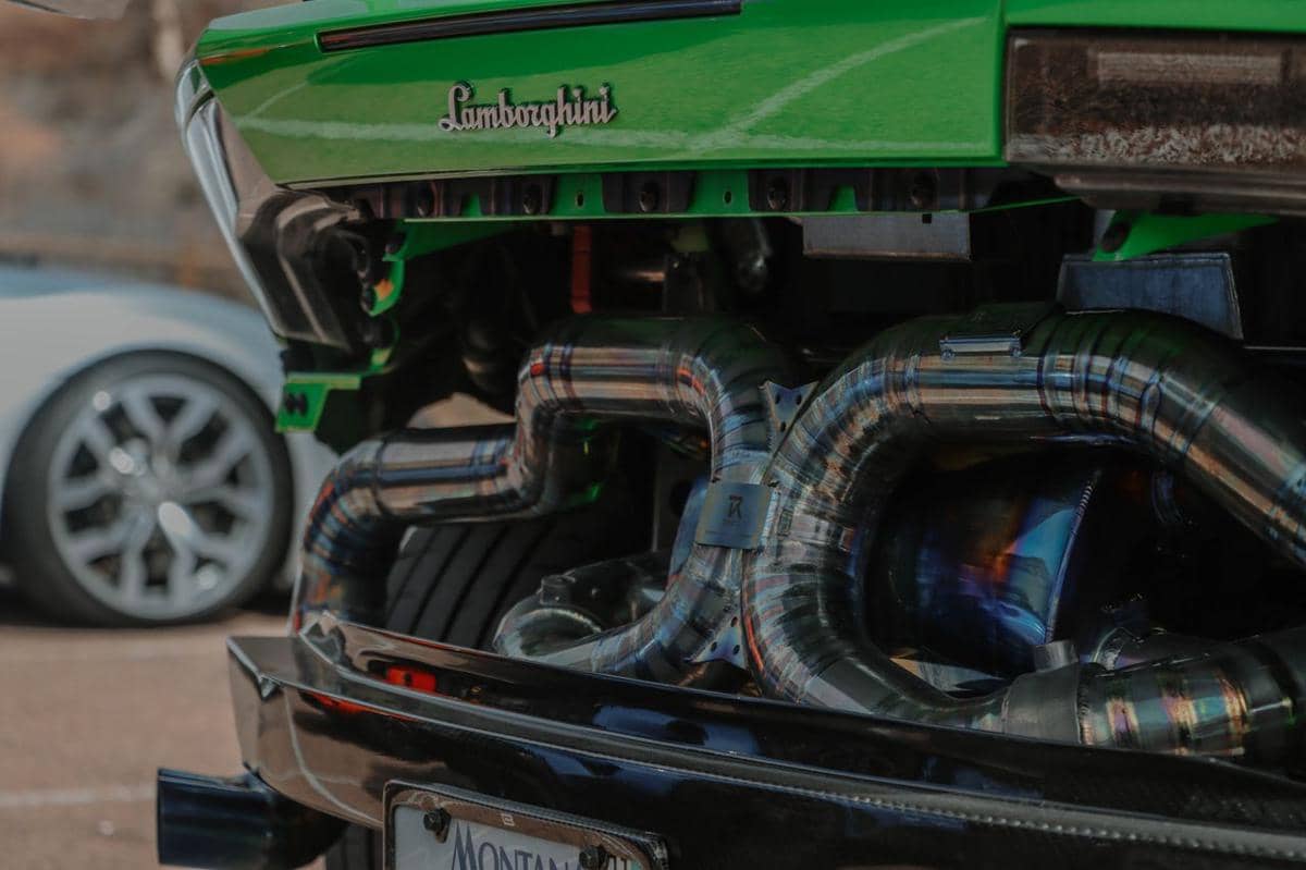 Kenapa Knalpot Mobil Dibuat Panjang dan Berliku, Gak Lurus Saja?