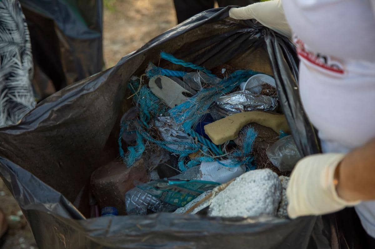 ilustrasi sampah, sampah plastik