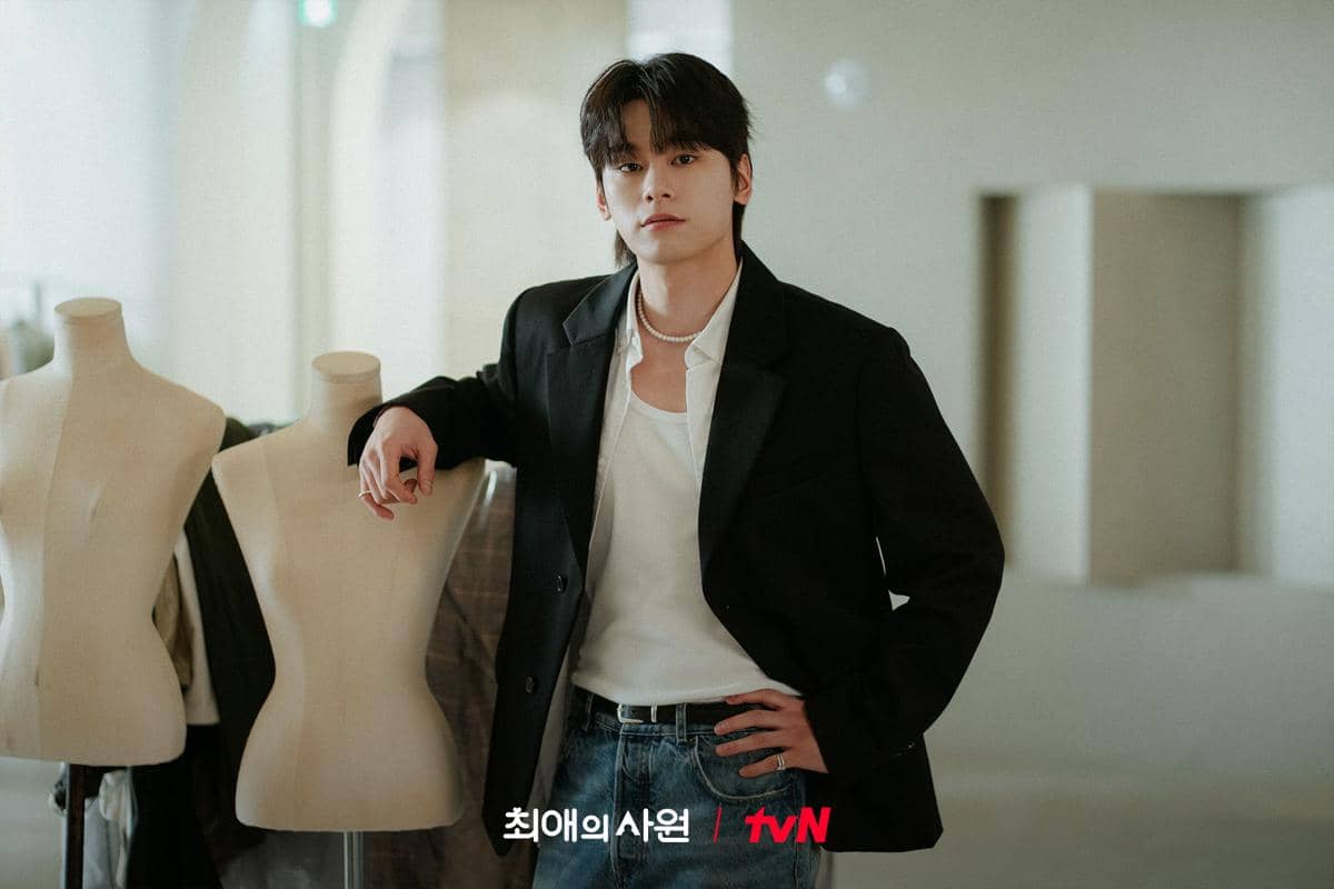 8 Realita Pahit Lee Chan sebagai Selebriti di Drama My Bias, My Boss