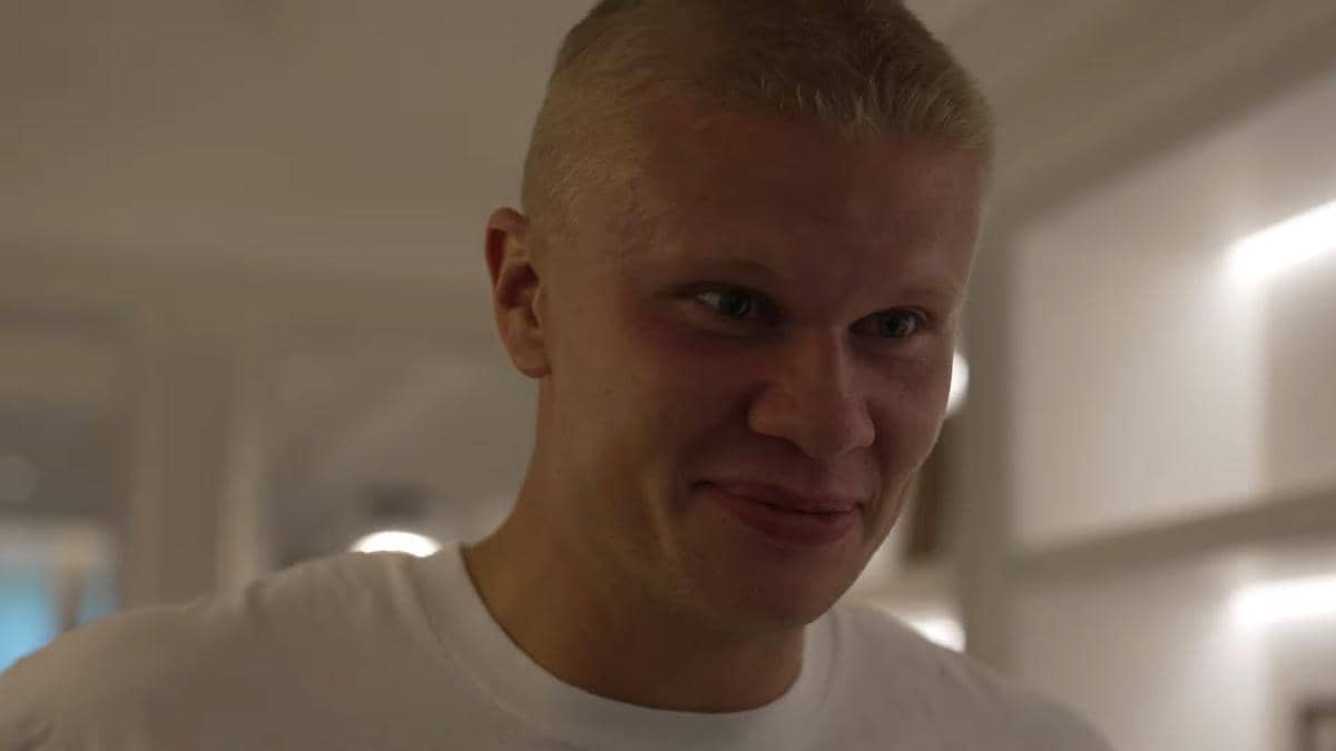 Potret Erling Haaland potong rambut jadi buzz cut (youtube.com/Erling Haaland)
