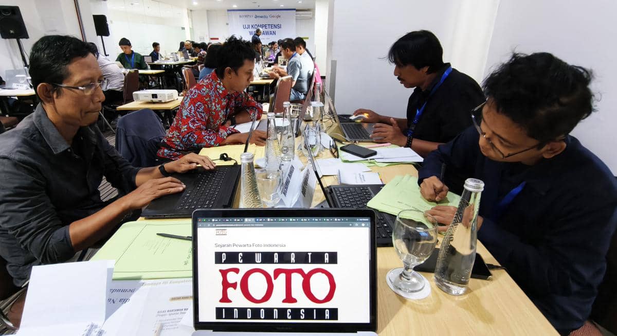 3 Alasan Jago Motret Aja Nggak Cukup Buat Jadi Pewarta Foto Profesional