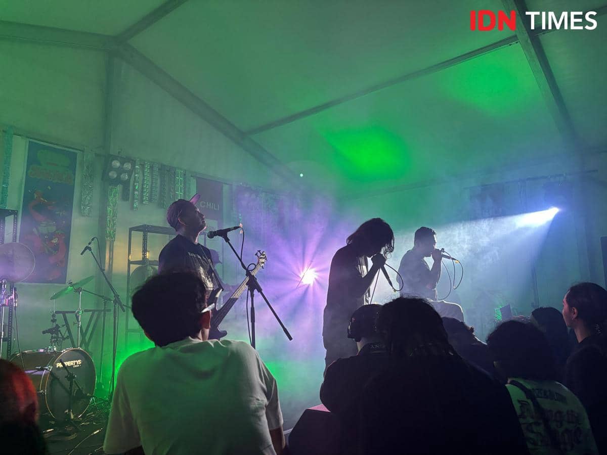 Penampilan Teknoshit di Cherrypop Festival 2026, Sabtu (22/8/2026). (IDN Times/Herlambang Jati Kusumo)