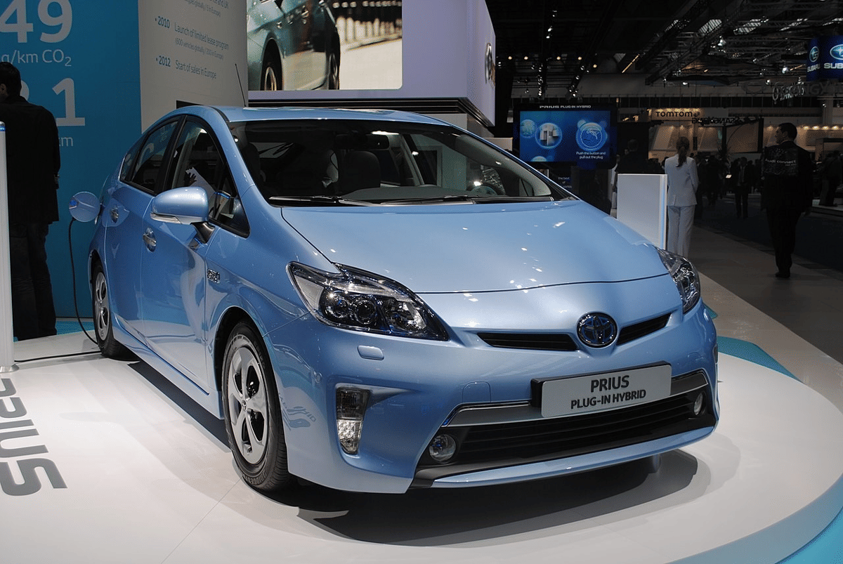 mobil hybrid 100 jutaan bekas