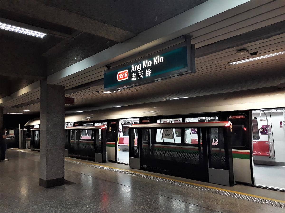 potret Ang Mo Kio MRT