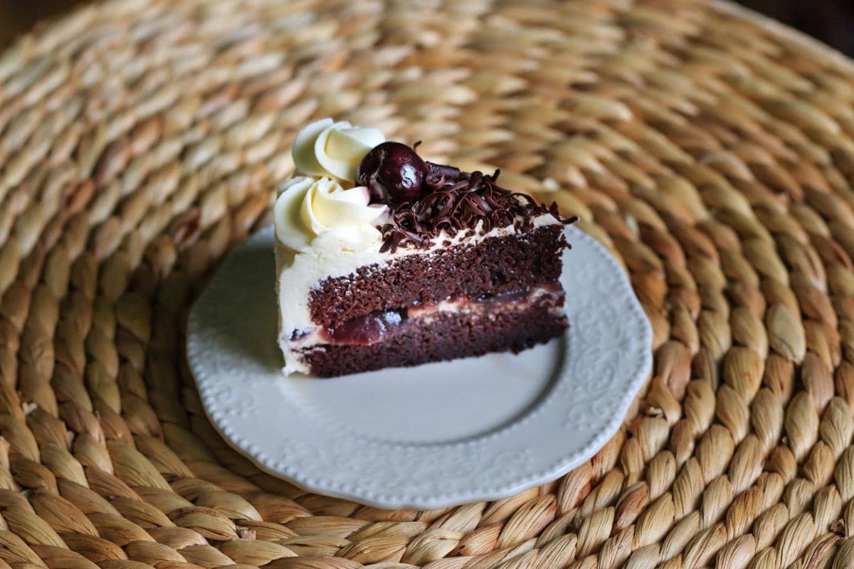 Resep Black Forest Cake Kopi dengan Chocolate Ganache