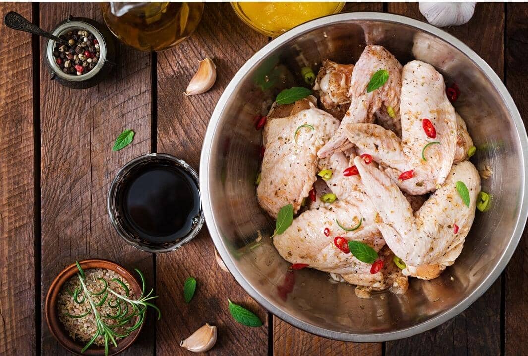 5 Tips Marinasi Ayam Supaya Bumbunya Meresap Sempurna