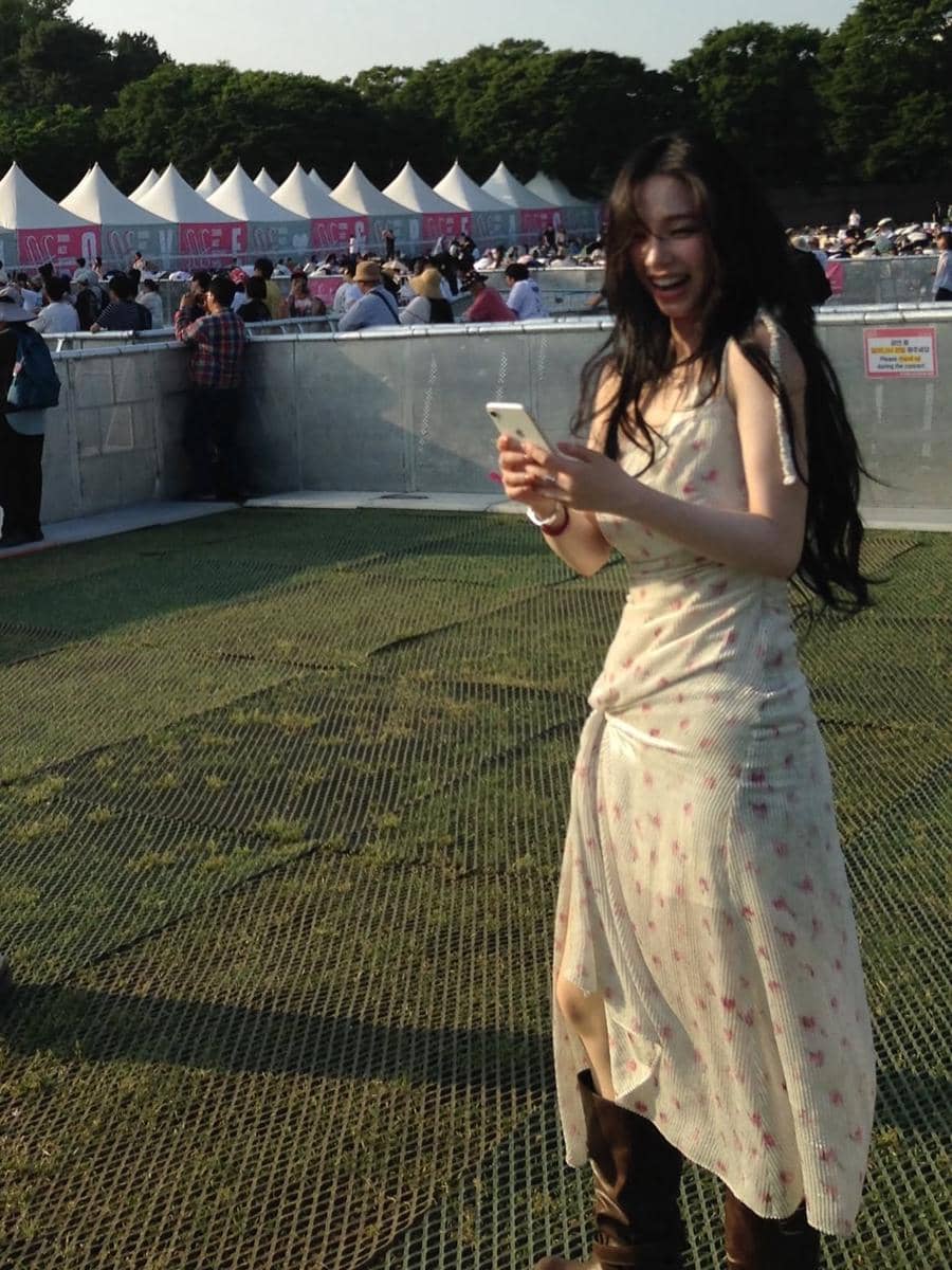 gaya fashion girly Karina aespa 